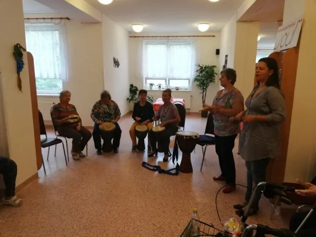 V pátek 4. října nás navštívili Soulrychvald s hudebními nástroji Djembe  - 7 - 