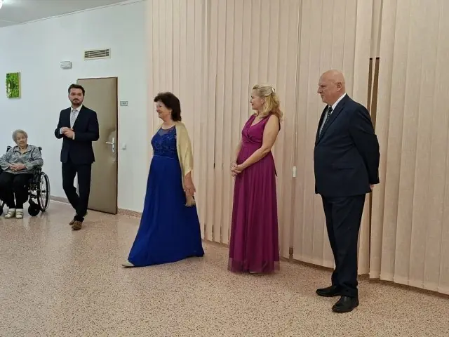 Národní divadlo moravskoslezské přijelo k nám - 2 - 2e3c6d77-1d1c-463f-bd2e-7cd2bbbb150e.JPG