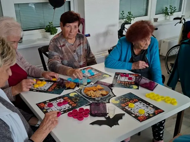 HALLOWEEN - 1 - 663aa945-6c9e-4e1c-a005-fd7a87e69b57.JPG